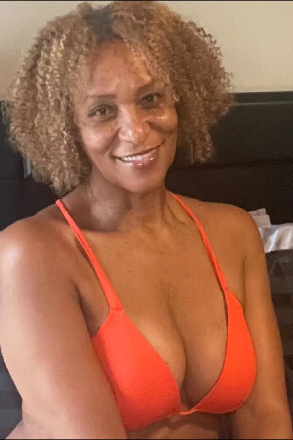 MORE EBONY SANDRA image 5