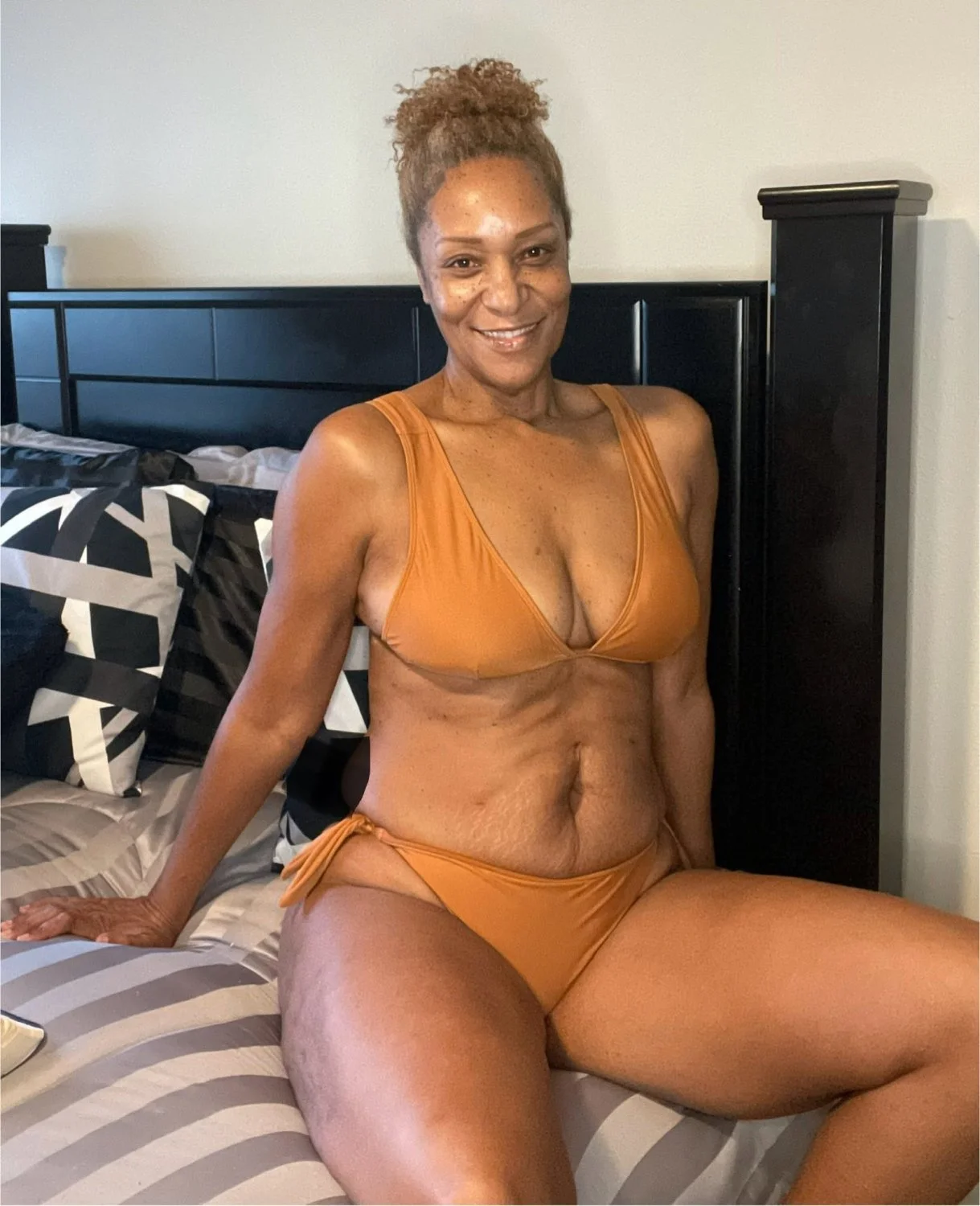 MORE EBONY SANDRA image 8