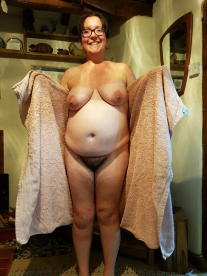 UK gaining piggy Amy image 14