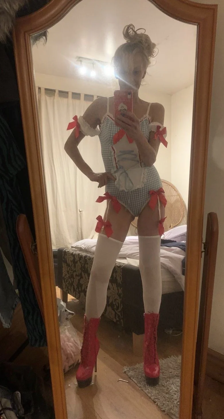 MILF in lingerie image 4