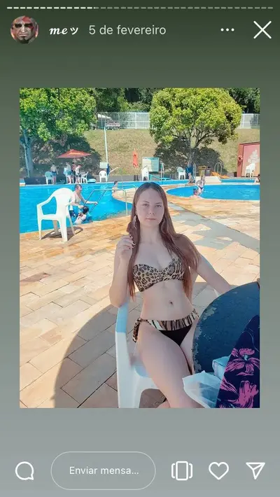 Marcelli safada mandou vídeo metendo o dedo na buceta e foi vazada! Novinha putinha caiu na net cover image