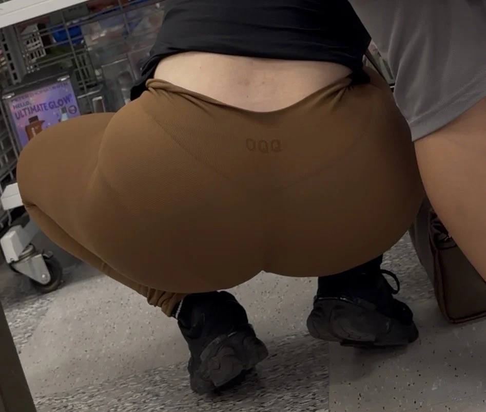 Brown Latina VPL image 7