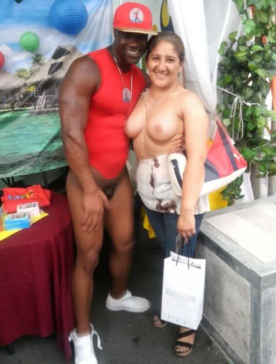 quiero una verga grande negra para me haga el hoyo mas grande dice la zorra de mary, asi como este image 5