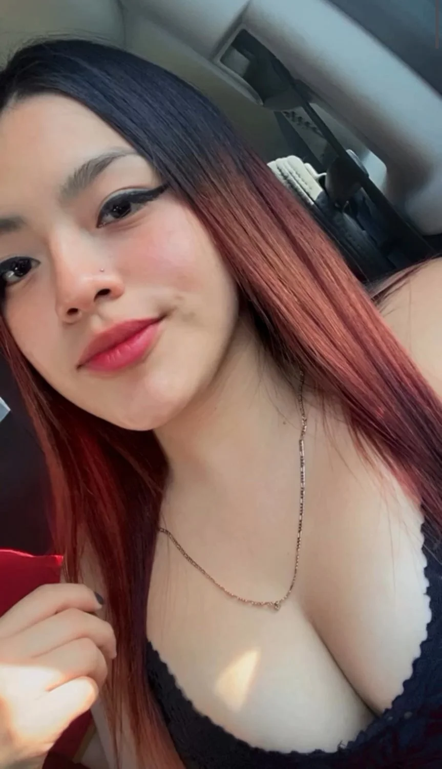 Putita peliroja de ojos rasgados buen cuerpo y sexy image 19