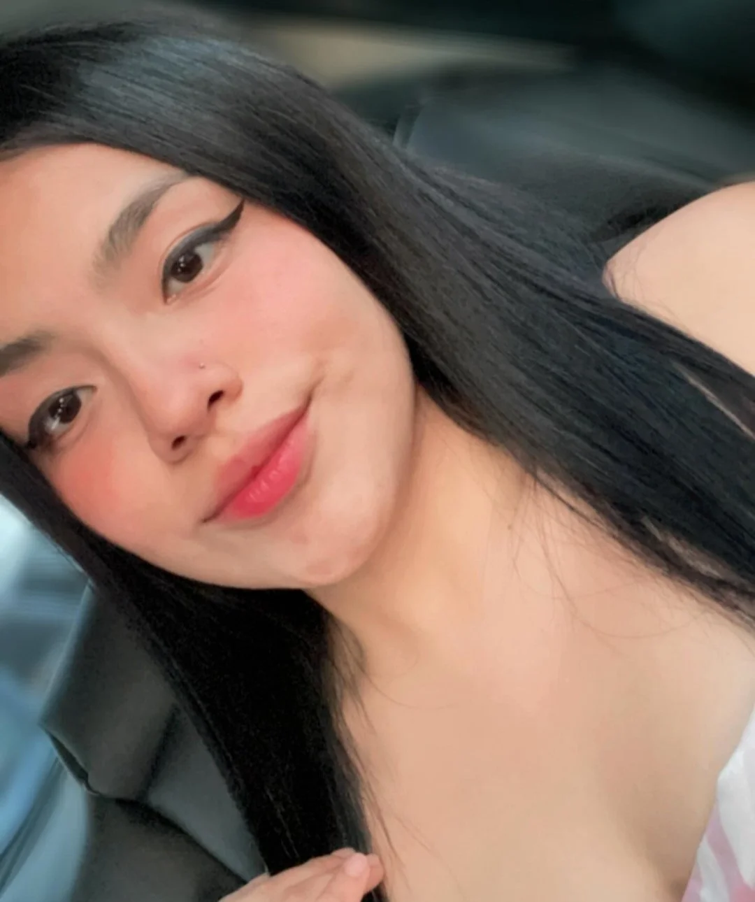 Putita peliroja de ojos rasgados buen cuerpo y sexy image 26
