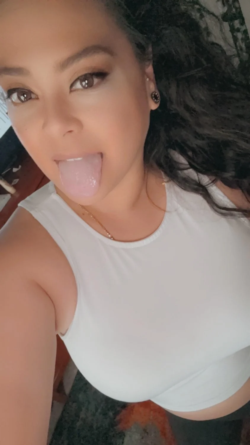 Sexy girl loves to be exposed part 1 image 3