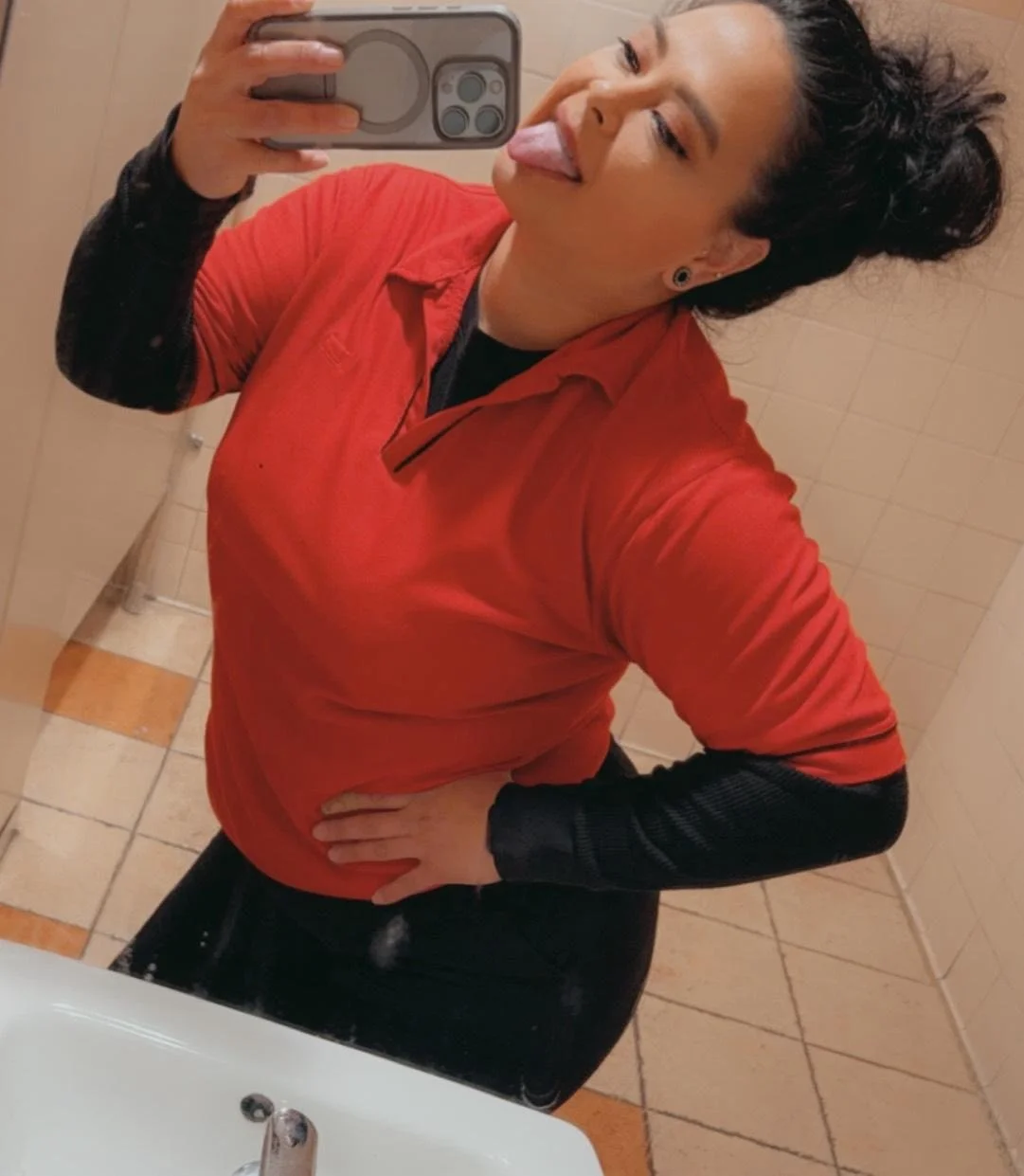 Sexy girl loves to be exposed part 1 image 6