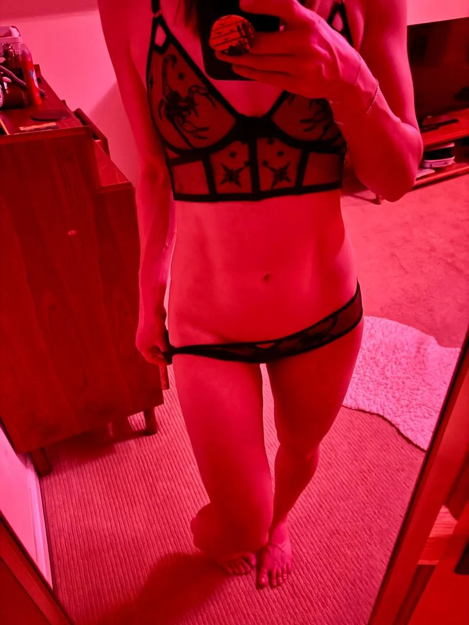Sexy USA 30yo slut loves to pose for the camera! image 4