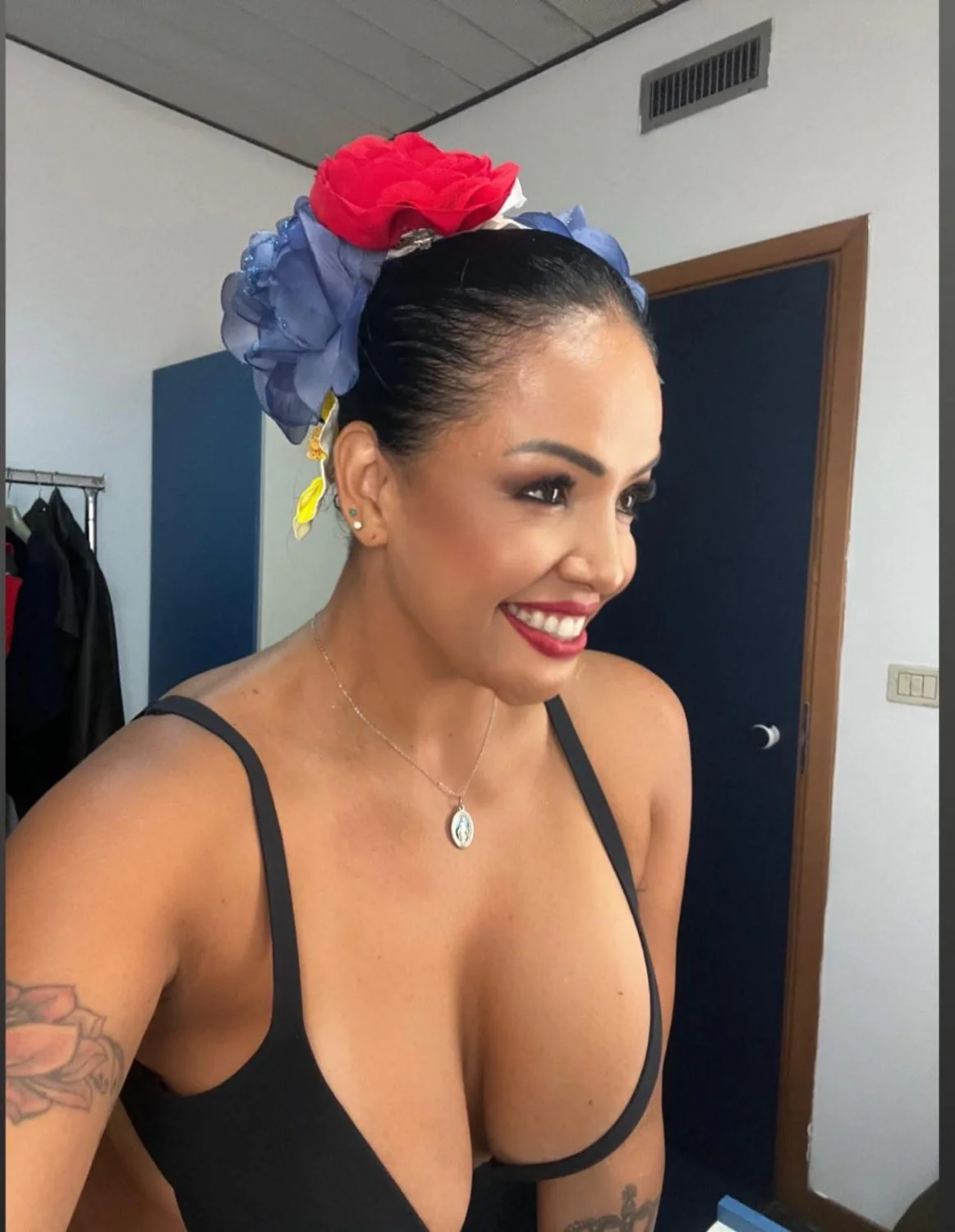 Exposing Milf , Lucky husband image 3