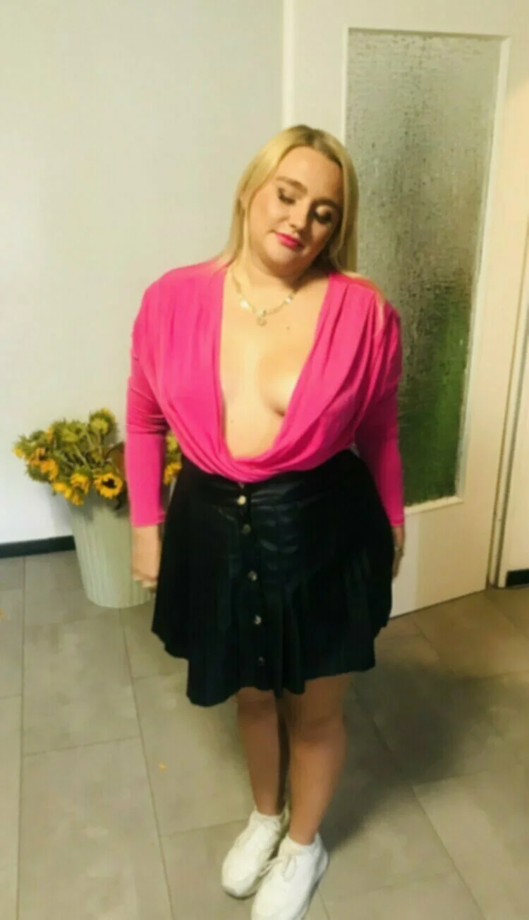Amy image 38