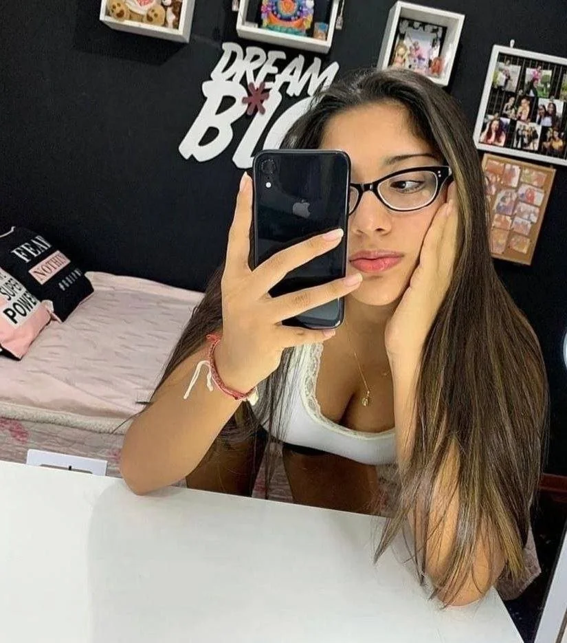 Latina Tetona image 18