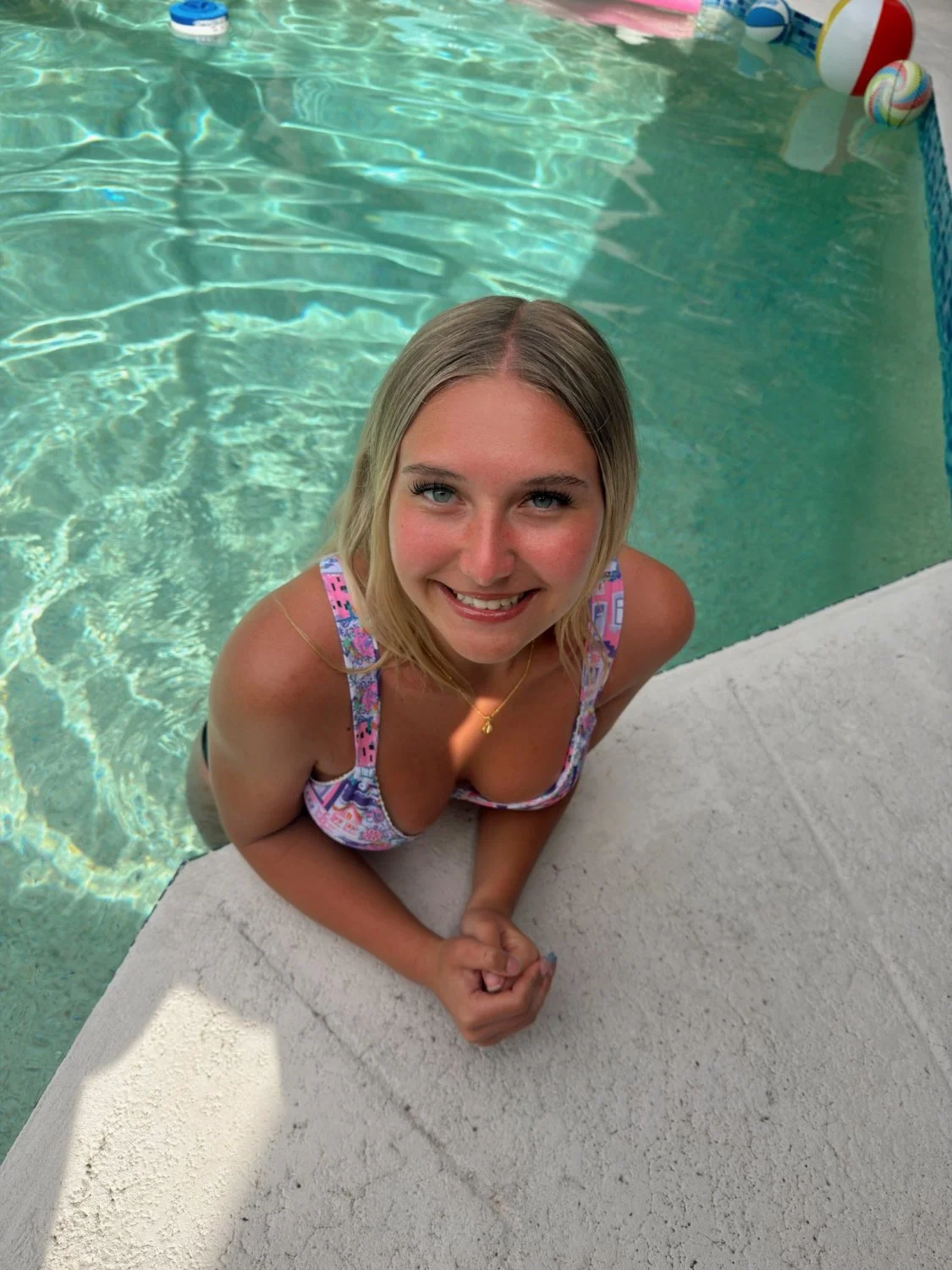 19yr old Blonde looking to turn guys on image 27