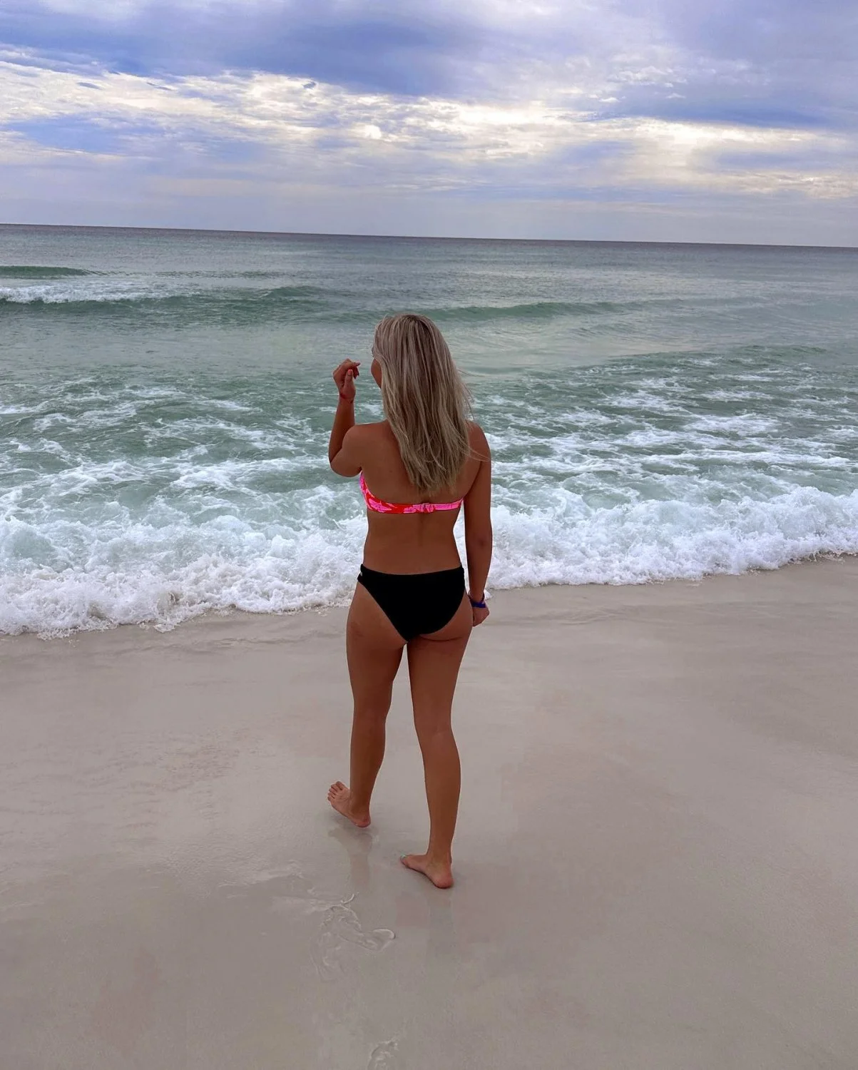 19yr old Blonde looking to turn guys on image 3