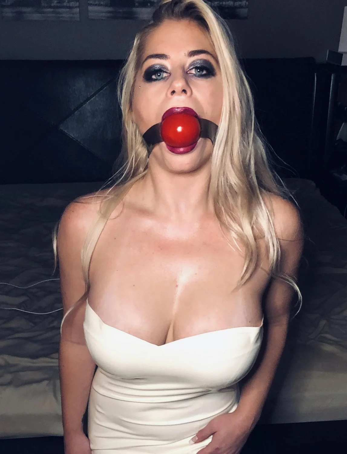 Wild Bimbo Baddie image 5