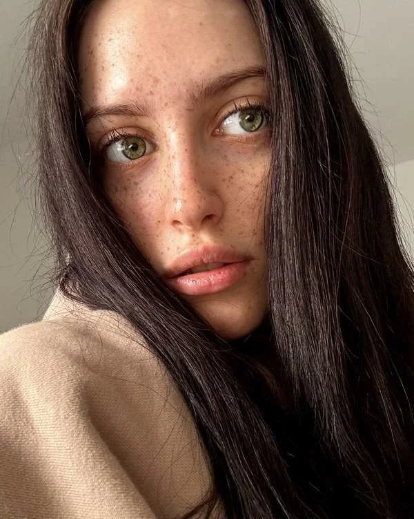 25-0096 - Freckled Face Slut image 4