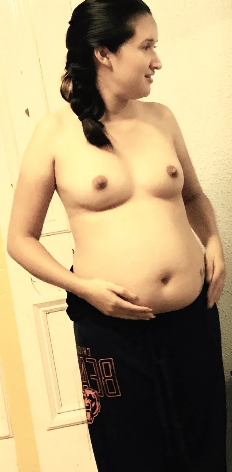 Amateur Latina Preggo image 8