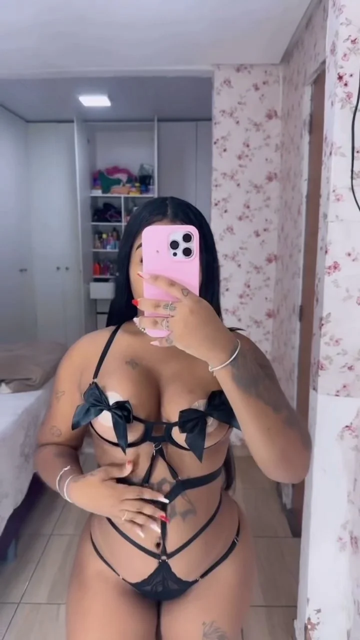 Morena tatuada main image