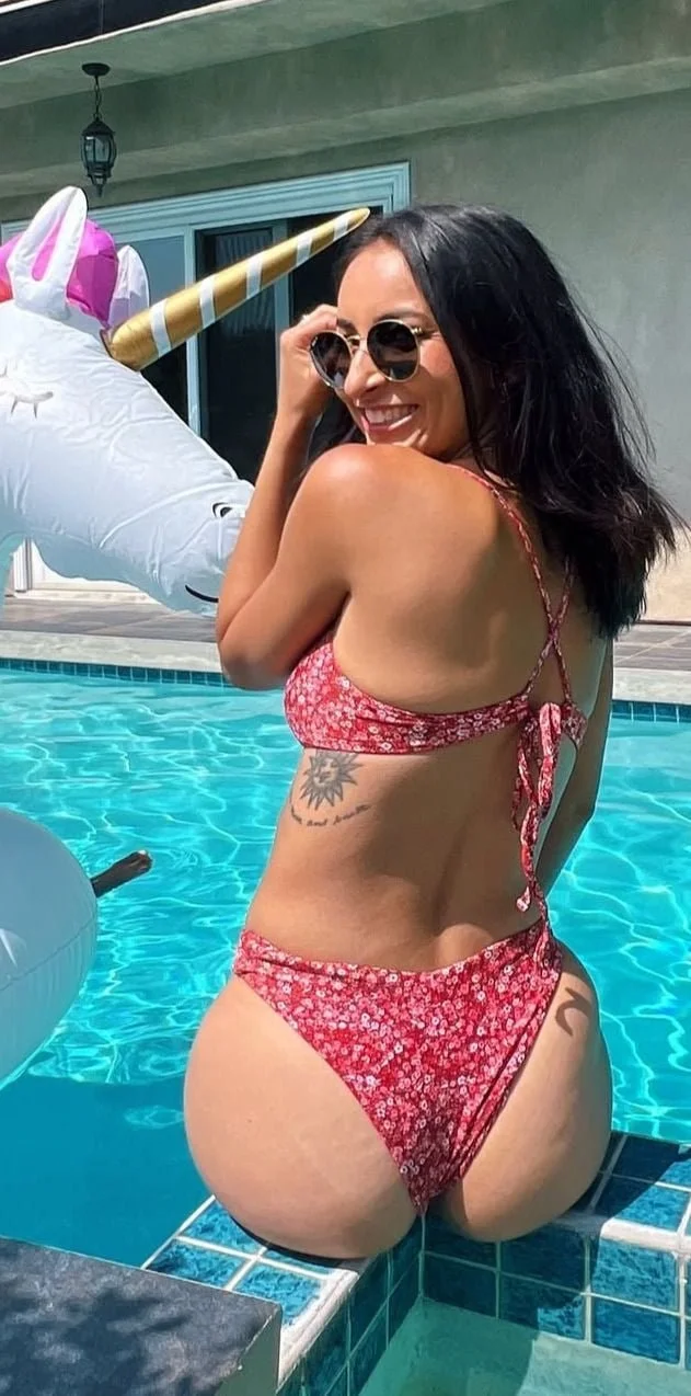 Smoking Hot Gianna From LA! image 7