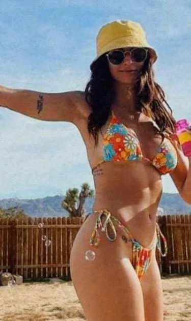 Smoking Hot Gianna From LA! image 8