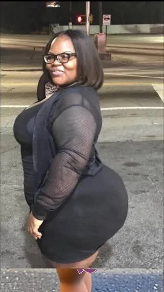 Busty B1g ebonY bBw bo0tY wiT g00d Thr0aT !! image 2