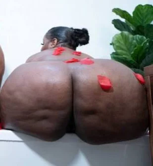 Busty B1g ebonY bBw bo0tY wiT g00d Thr0aT !! image 32