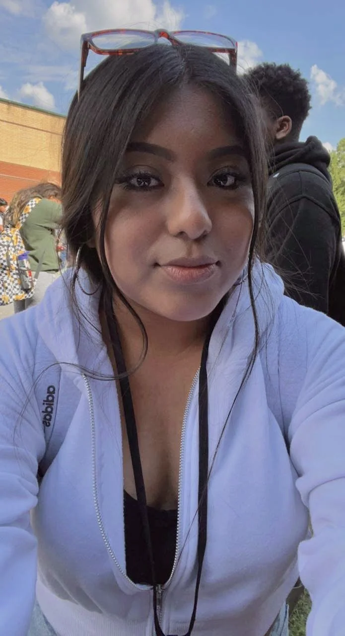 Amateur thick Latina GF image 11