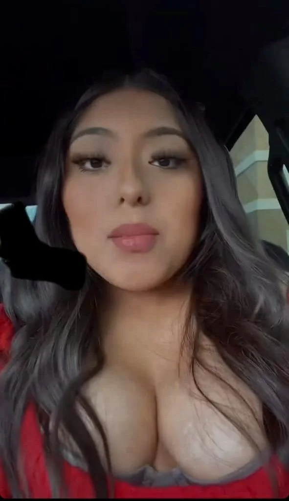 Amateur thick Latina GF image 7