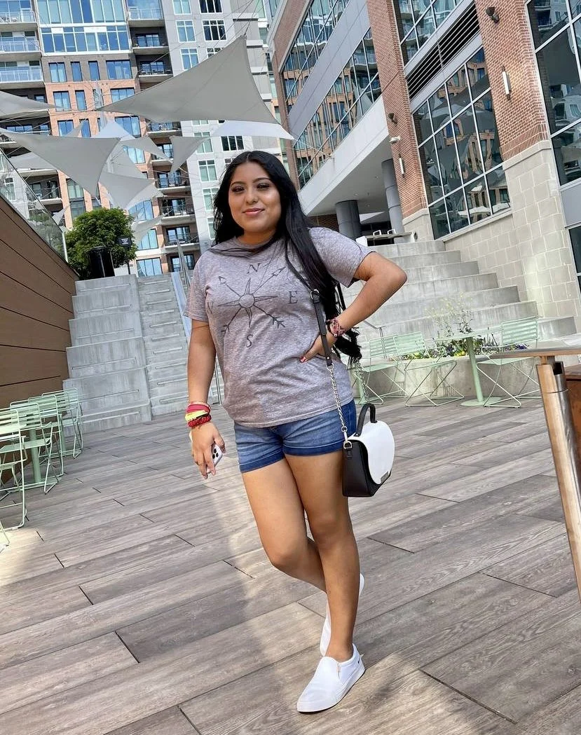 Amateur thick Latina GF image 9