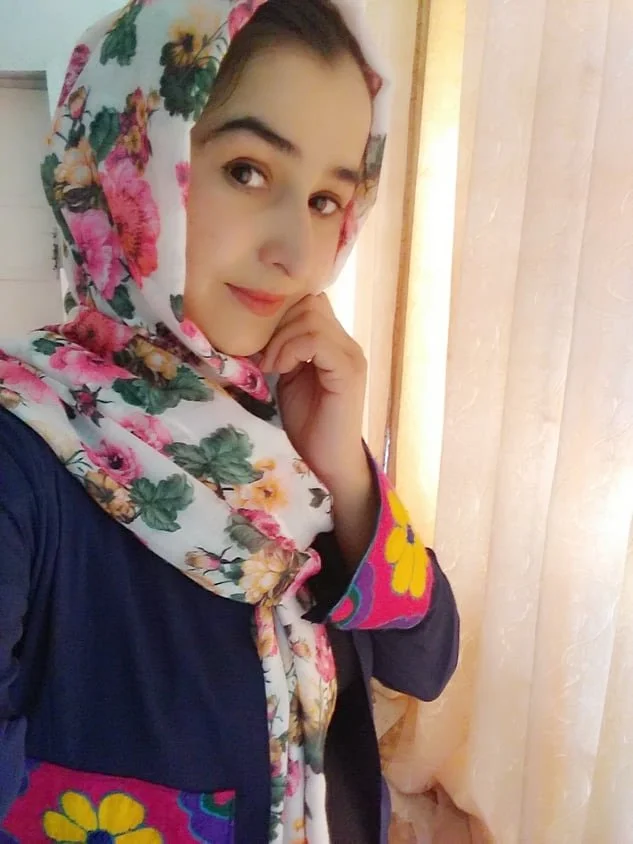 Hot Muslim MLF finger her ass for BF main image