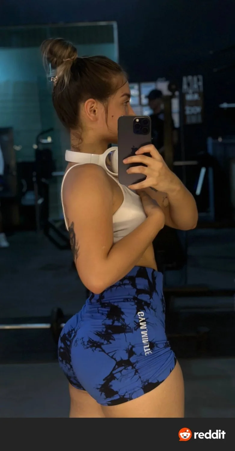 Loira rabuda image 2