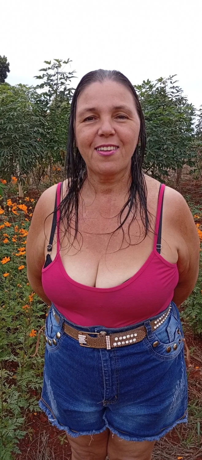 Mãe de família do sitio, mulher assim não nega piroca não. image 15