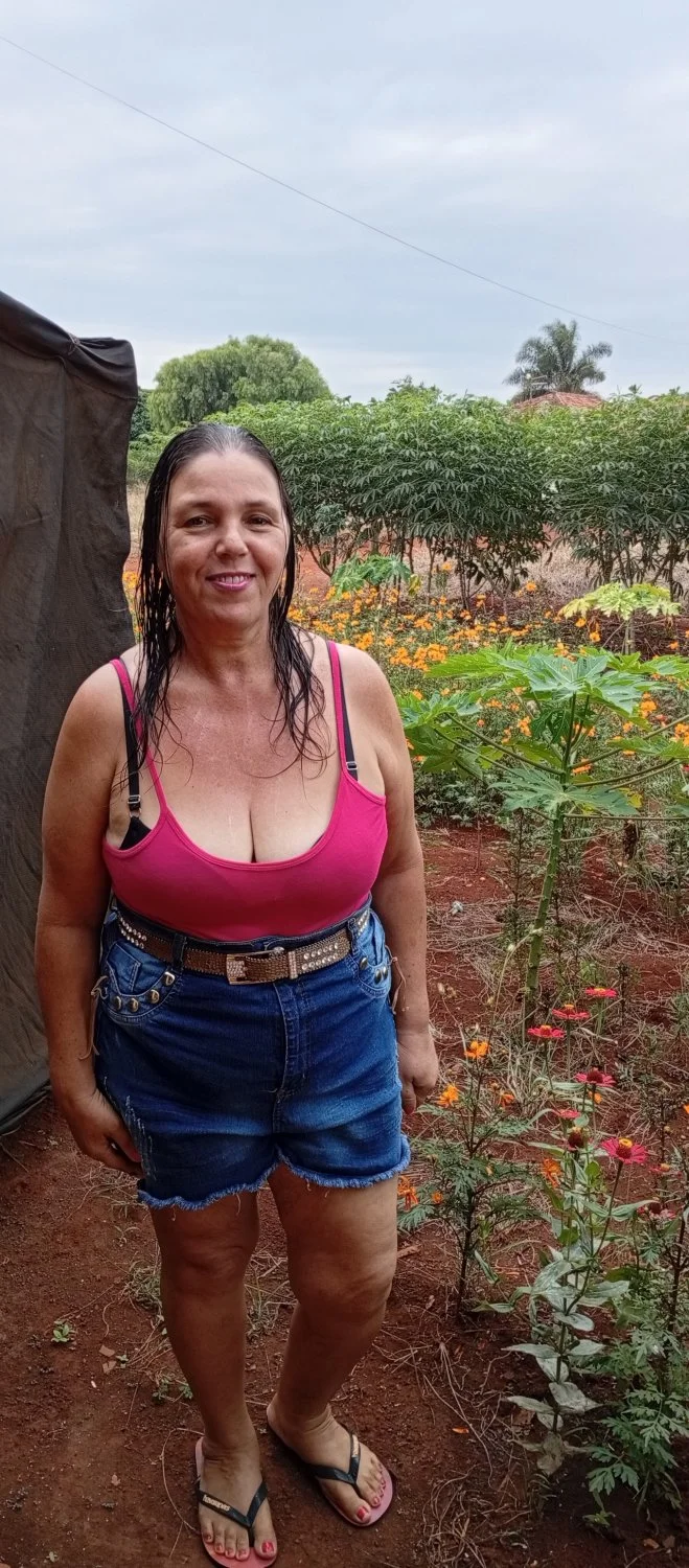 Mãe de família do sitio, mulher assim não nega piroca não. image 18