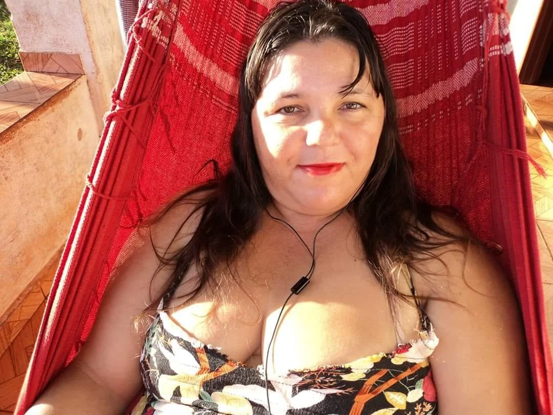Mãe de família do sitio, mulher assim não nega piroca não. image 4