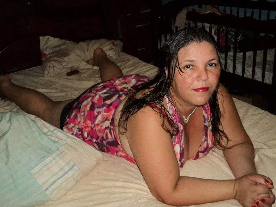 Mãe de família do sitio, mulher assim não nega piroca não. image 6