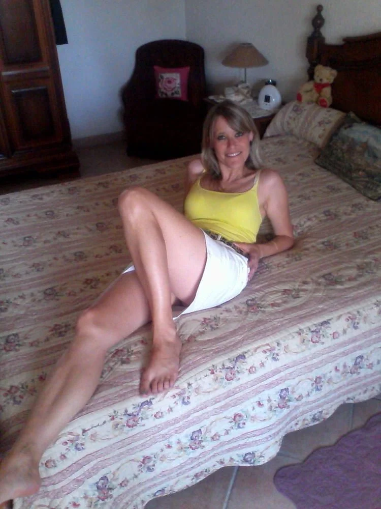 Hot French blonde MILF Elisabeth image 30