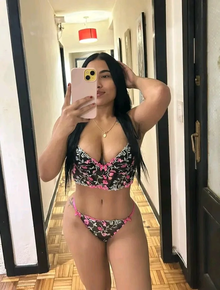 Adri Medina image 17