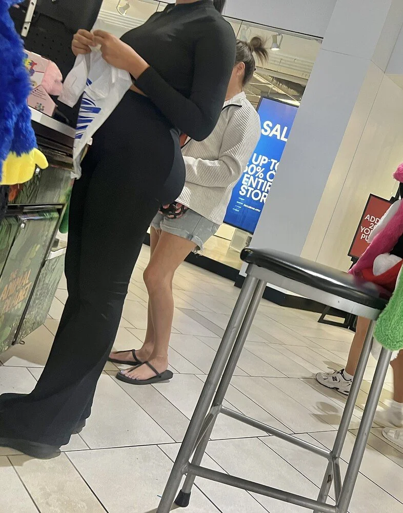 Slim Thick Dominican In Line image 3