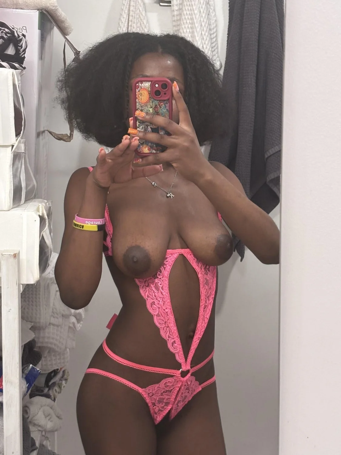 Negra mulata em Cartoon e real image 26