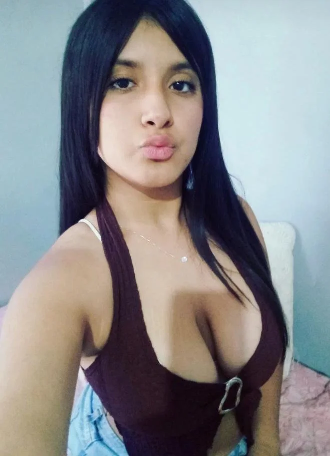 Negra puta🔥🤤🥵🍑🤩🤫 main image
