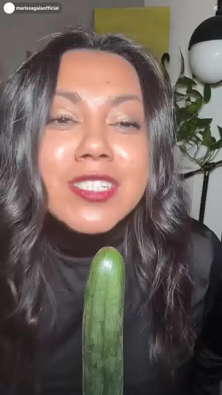 tiktok live cucumber idk image 3
