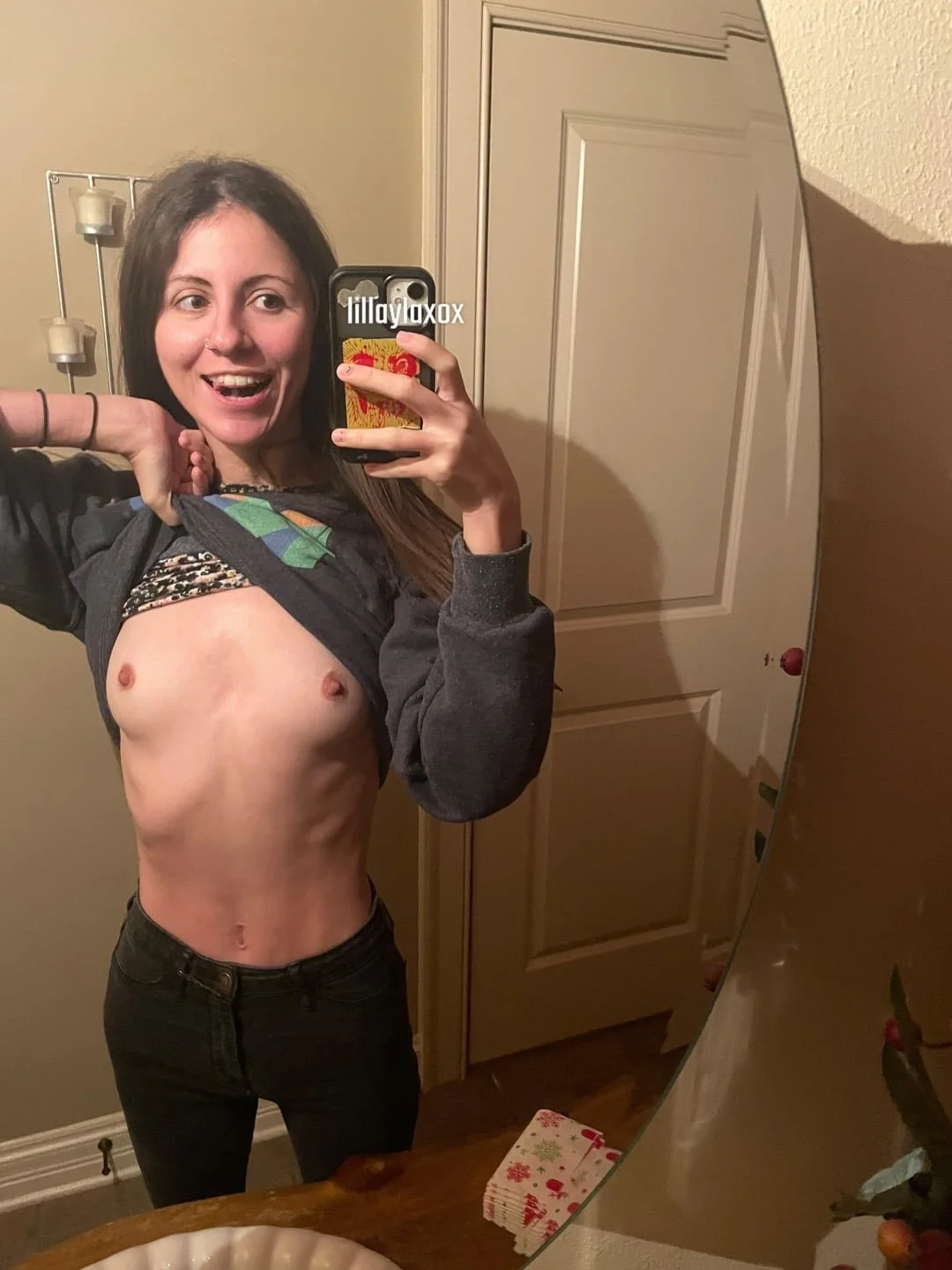 30yo chick show off small tits and her petite figure image 4