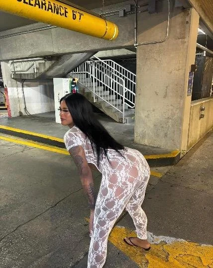 Slim thick Ts escort image 3