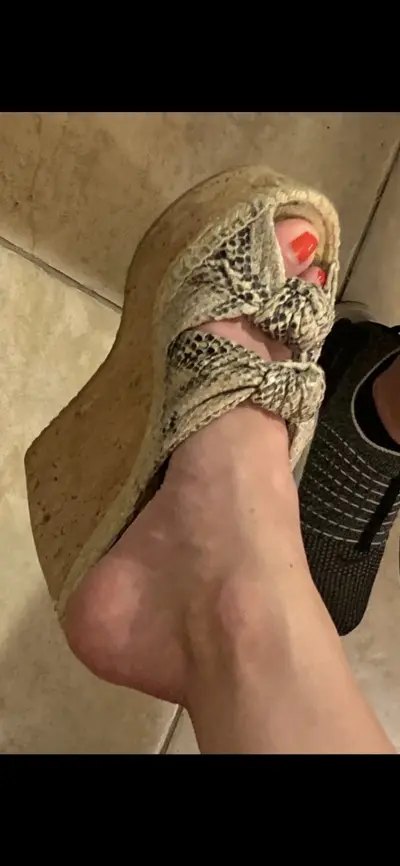 MILF upskirt 4 cover image