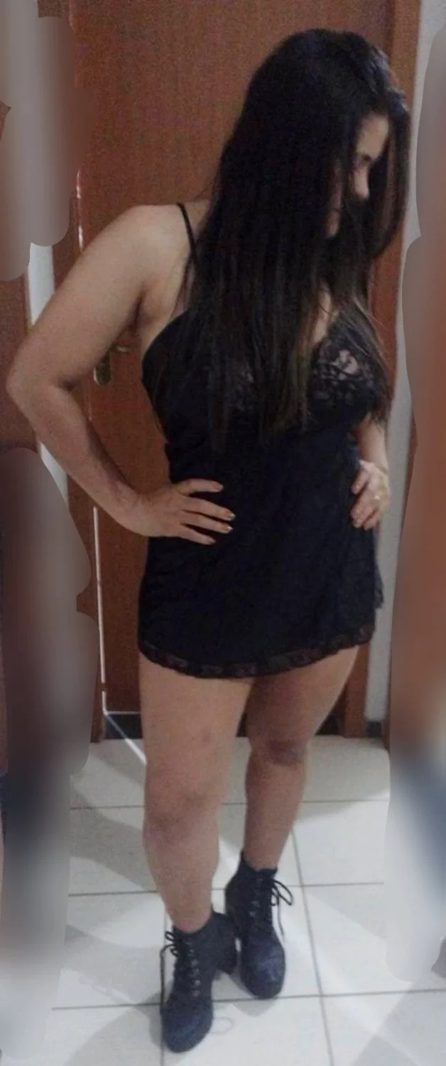 Vadia de corno, ele fica cheio de tesão vendo a esposa aqui image 2