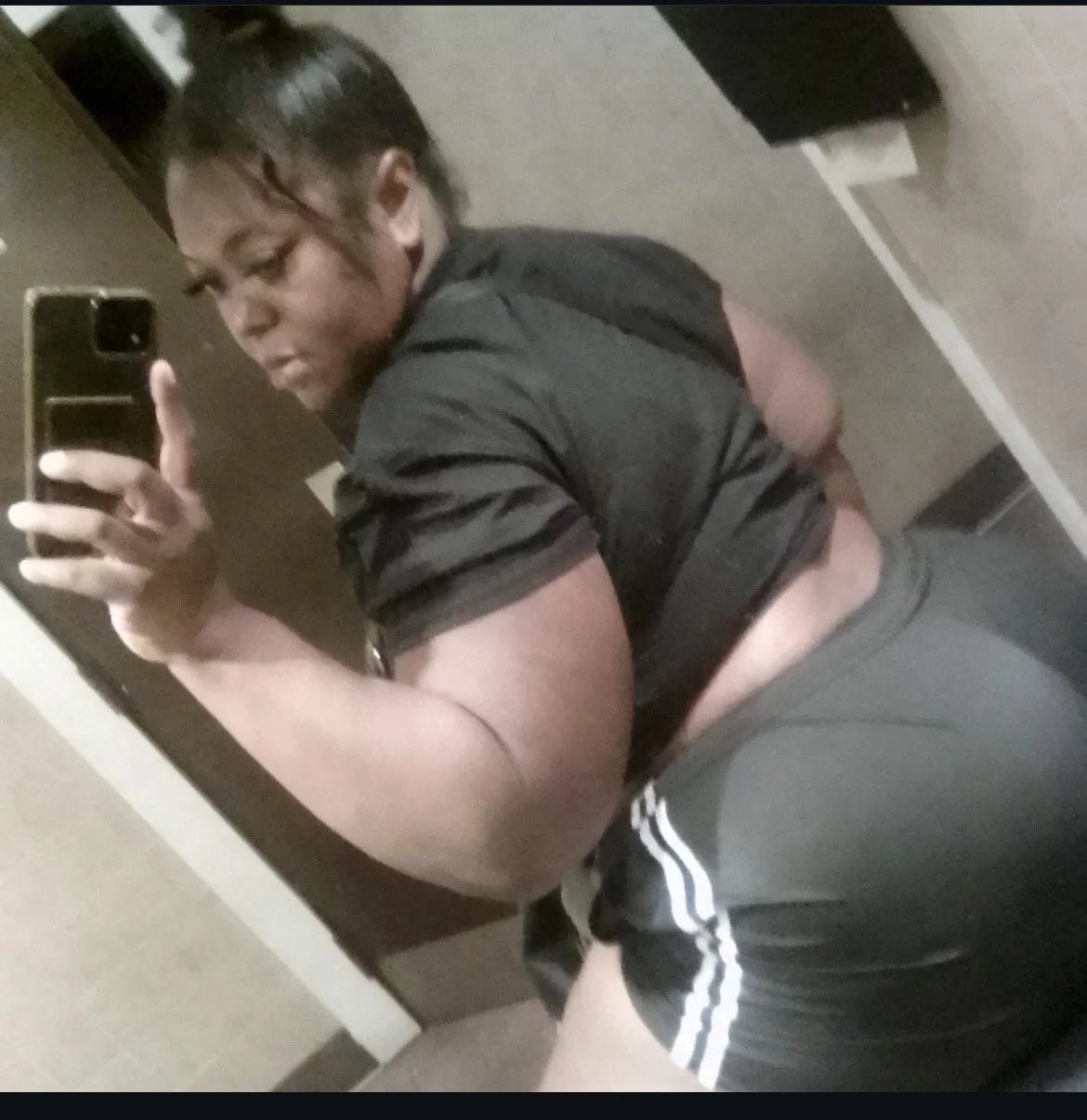 6”1 310 pound thot fucked in the trap house main image