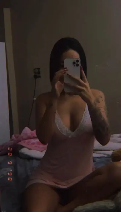 Novinha gostosa de pijaminha sexy cover image