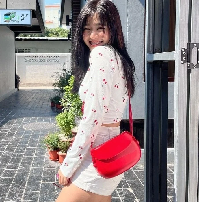 Petite japanese teen home hookup main image