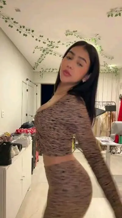 Nova video e foto na Beca...Beca Baretto belezzinha , famosa gostosa cover image