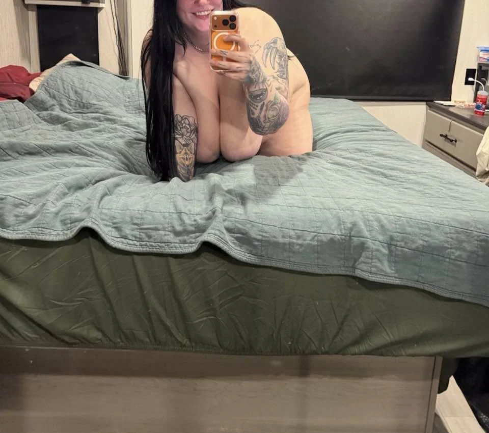 Boredwetmama is this fat piggy whores kik she loves hard cocks sent to her image 17