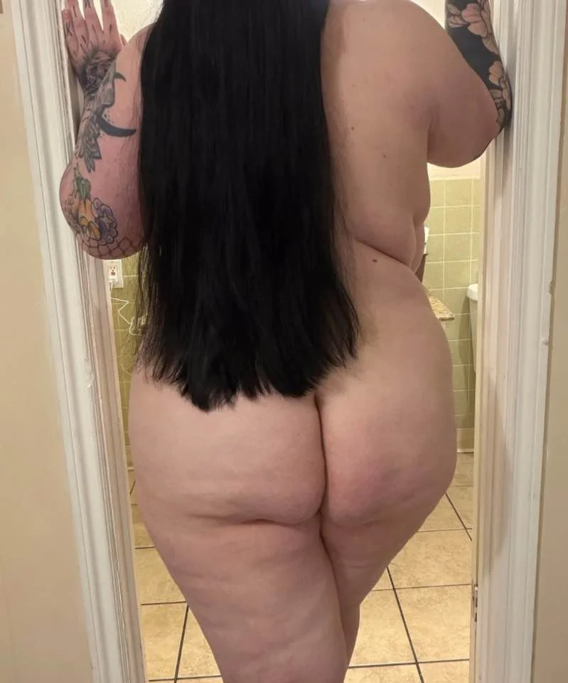 Boredwetmama is this fat piggy whores kik she loves hard cocks sent to her image 18